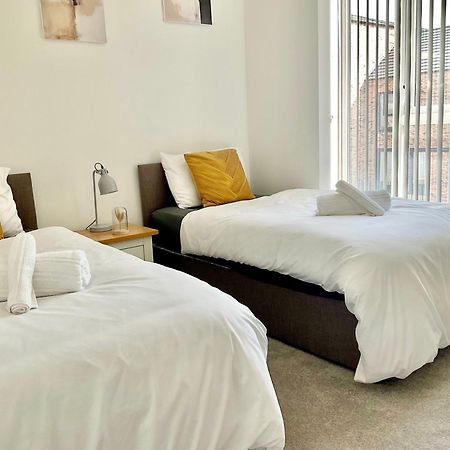 The Parkes A Stylish 3Br House, 5 Mins From Central Birmingham Close To The Edgbaston Stadium, The Hippodrome, Uob, Aston And Bcu, China Town, Kings Heath Bhx Airport And Much More 외부 사진