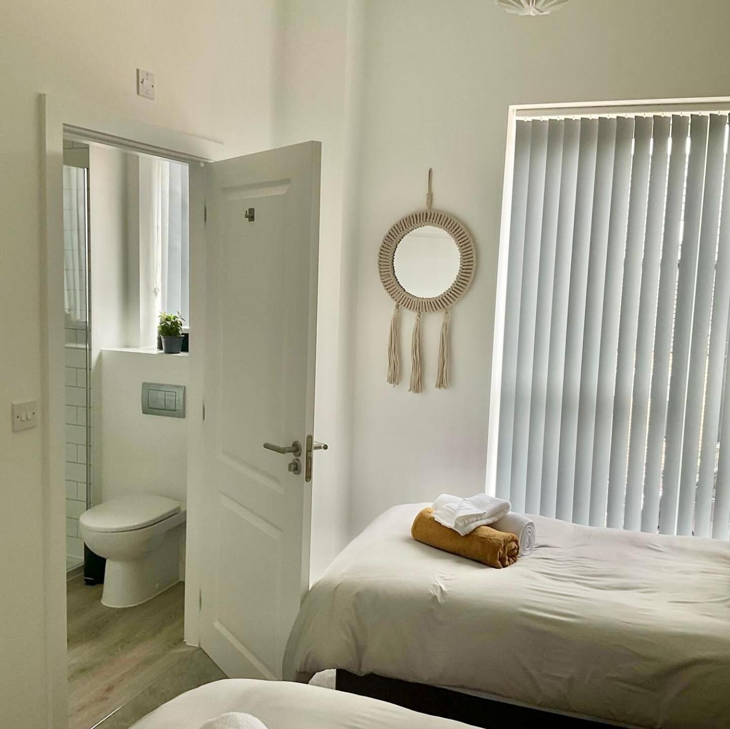 The Parkes A Stylish 3Br House, 5 Mins From Central Birmingham Close To The Edgbaston Stadium, The Hippodrome, Uob, Aston And Bcu, China Town, Kings Heath Bhx Airport And Much More 외부 사진