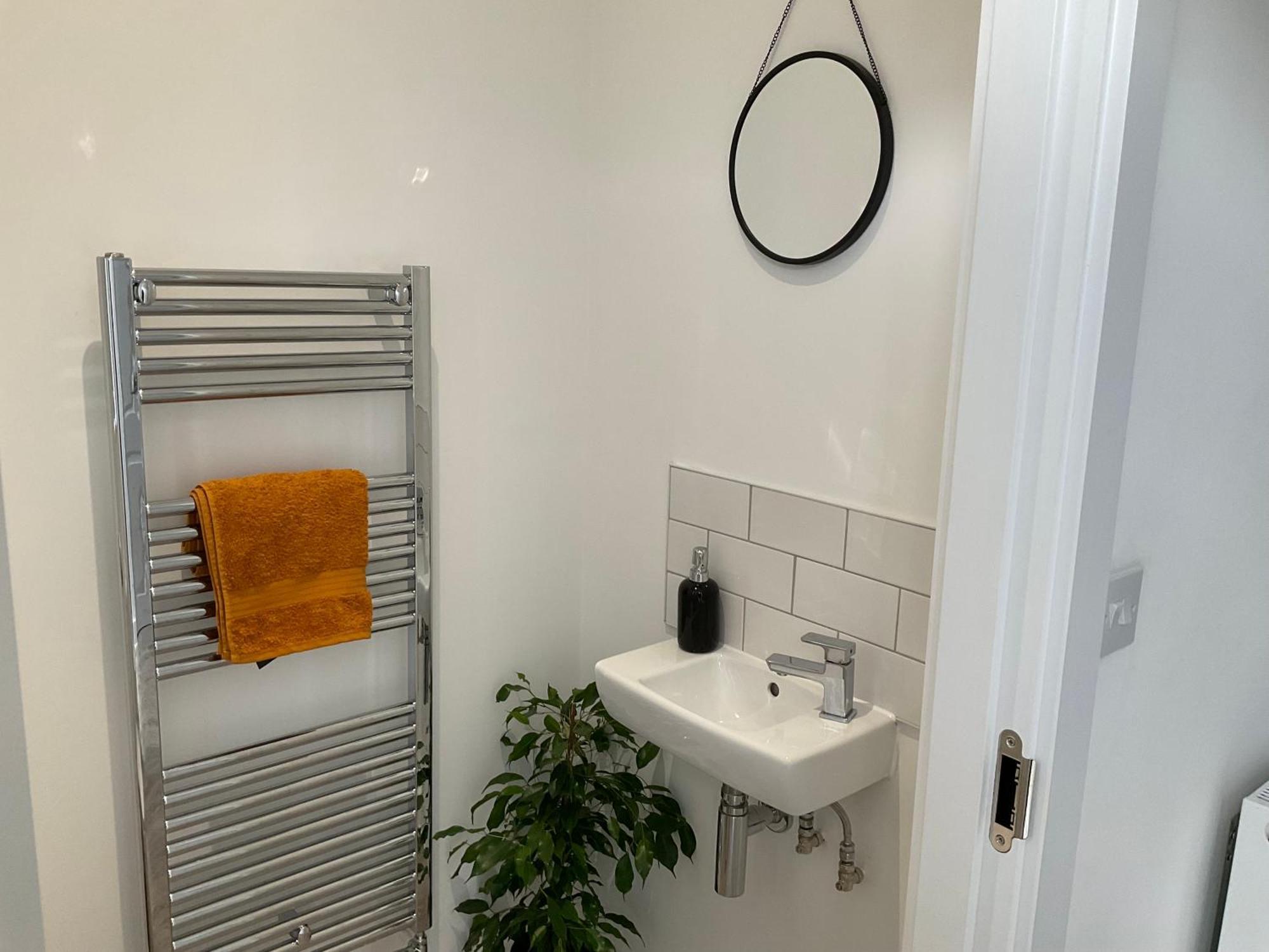 The Parkes A Stylish 3Br House, 5 Mins From Central Birmingham Close To The Edgbaston Stadium, The Hippodrome, Uob, Aston And Bcu, China Town, Kings Heath Bhx Airport And Much More 외부 사진