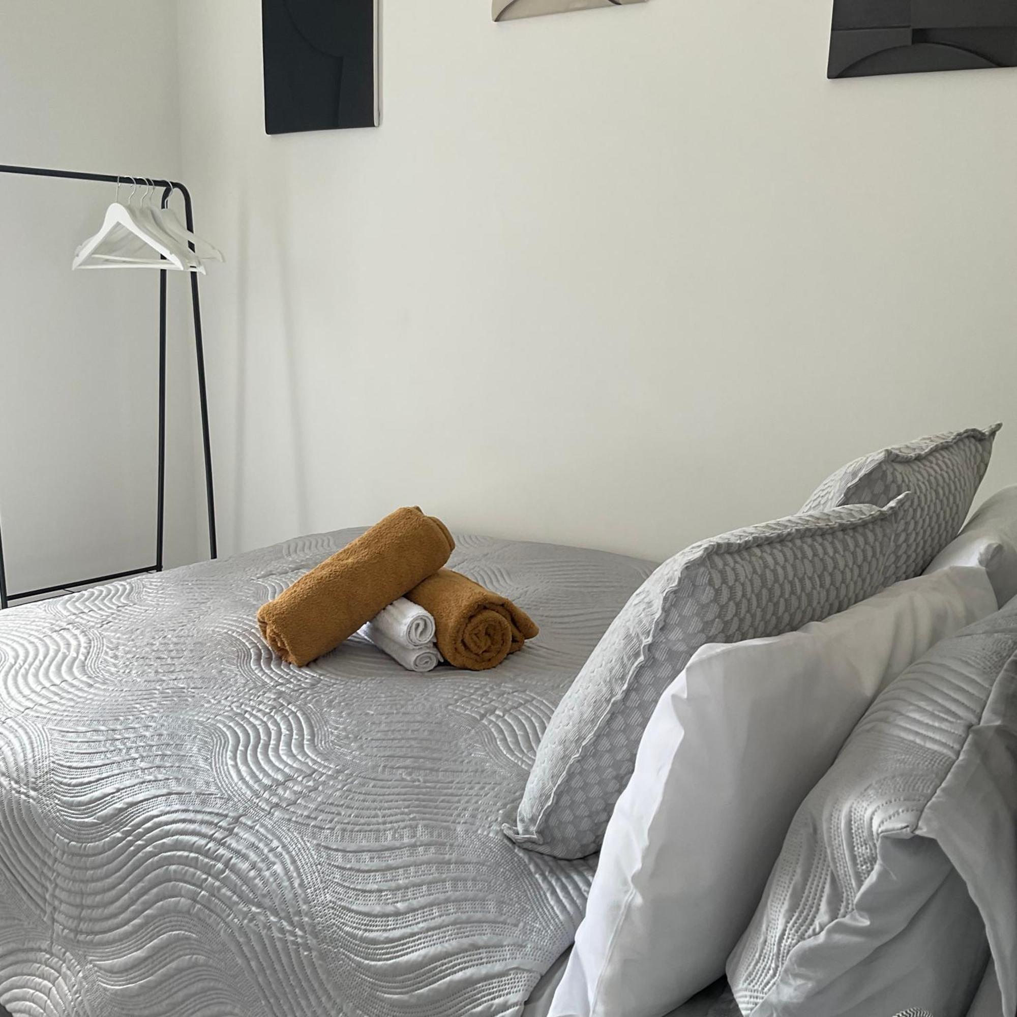 The Parkes A Stylish 3Br House, 5 Mins From Central Birmingham Close To The Edgbaston Stadium, The Hippodrome, Uob, Aston And Bcu, China Town, Kings Heath Bhx Airport And Much More 외부 사진