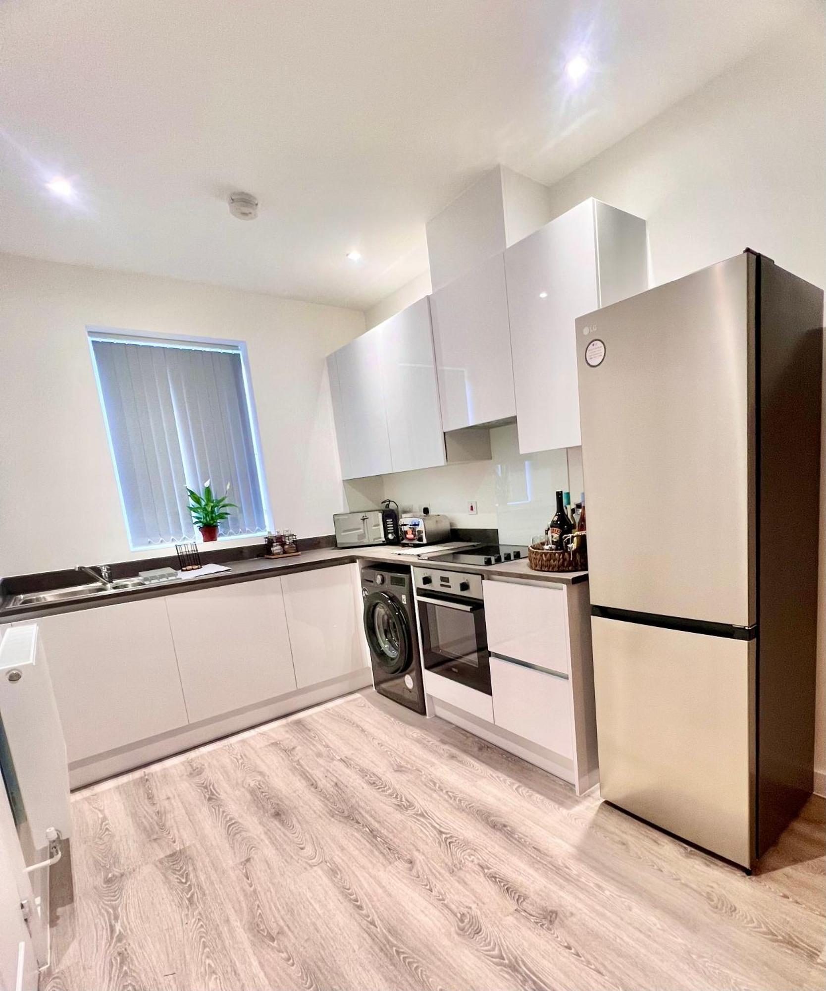 The Parkes A Stylish 3Br House, 5 Mins From Central Birmingham Close To The Edgbaston Stadium, The Hippodrome, Uob, Aston And Bcu, China Town, Kings Heath Bhx Airport And Much More 외부 사진