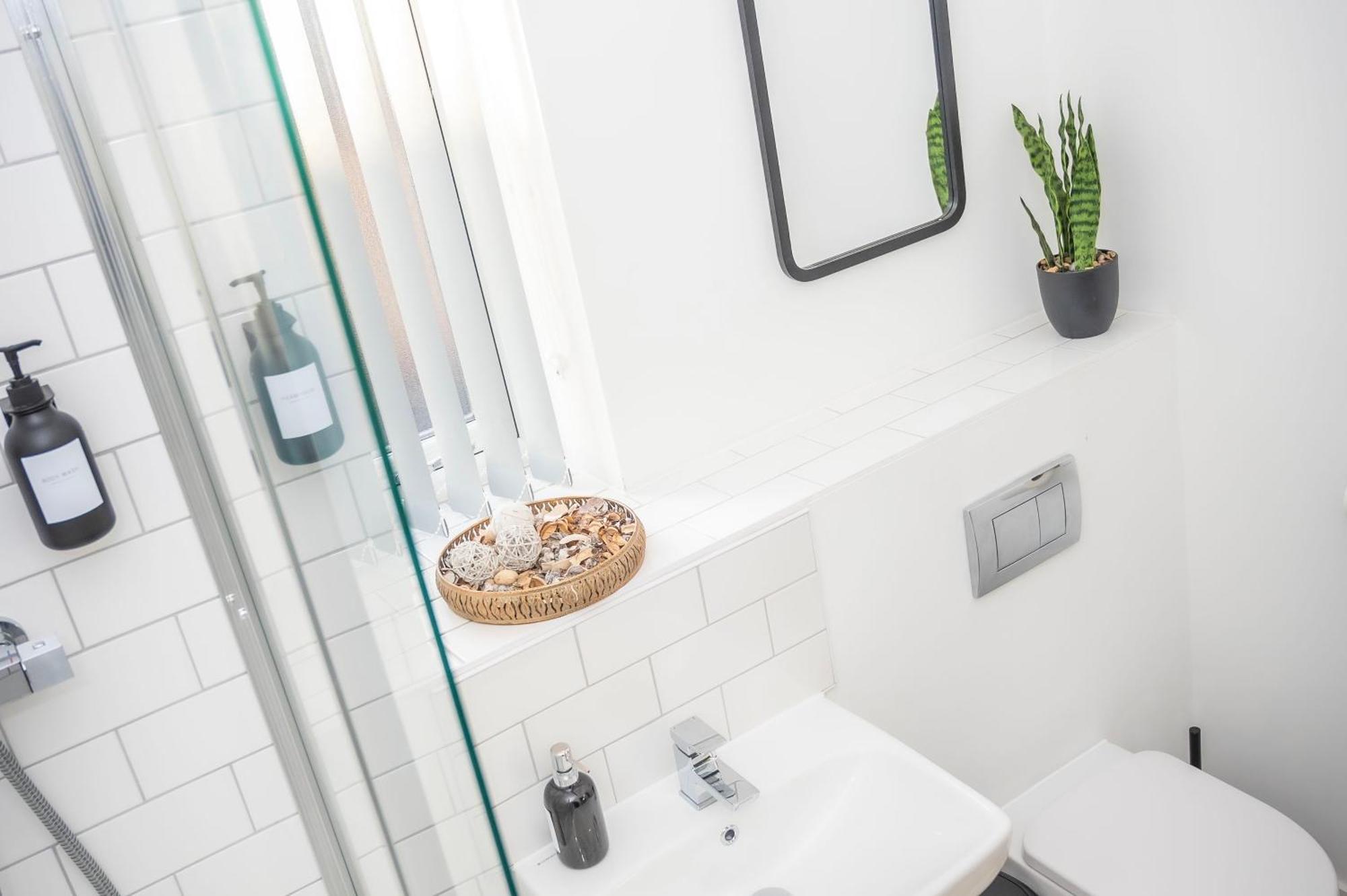 The Parkes A Stylish 3Br House, 5 Mins From Central Birmingham Close To The Edgbaston Stadium, The Hippodrome, Uob, Aston And Bcu, China Town, Kings Heath Bhx Airport And Much More 외부 사진